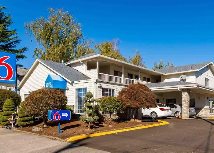 Motel 6 Portland Mall - 205